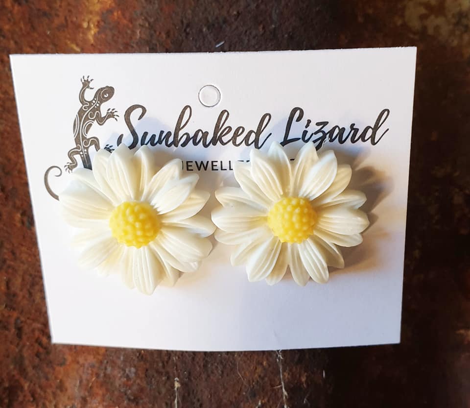 Daisy Studs